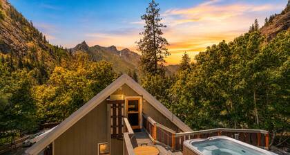 Enchantments Hike Nearby | Views | Hot Tub | BBQ