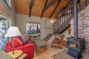 Smart TV, fireplace, DVD player, books