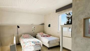 2 slaapkamers, reisbedje, wifi, beddengoed