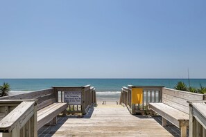 Beach - Summer Winds A-207 - Oceanfront 2nd Floor 3BR, 2BA - complex amenities! (Indian Beach)