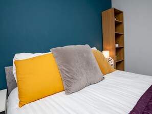 5 chambres, fer et planche à repasser, Wi-Fi gratuit, draps fournis
