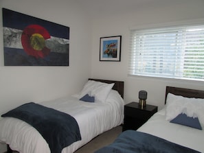 2 bedrooms, iron/ironing board, WiFi, bed sheets - Renovated Condo, Avon Colorado, River Views and walk to Beaver Creek Shuttle (Avon)