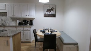 Dining - Renovated Condo, Avon Colorado, River Views and walk to Beaver Creek Shuttle (Avon)