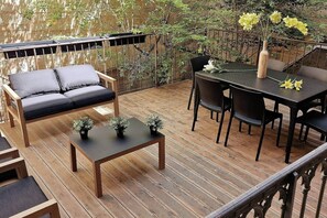 Outdoor dining - The Duplex de l'Isle apartment in the historic center (Périgueux)