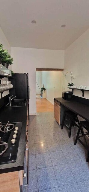 Fridge, microwave, oven, stovetop - The Duplex de l'Isle apartment in the historic center (Périgueux)