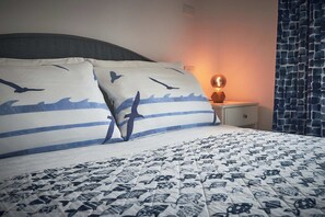 2 habitaciones, escritorio, tabla de planchar con plancha y wifi 