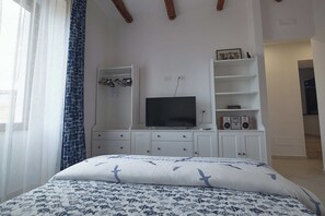 2 Schlafzimmer, Schreibtisch, Bügeleisen/Bügelbrett, WLAN