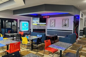 Dining - Blue Way Inn and Suites Eagan - Standard 2 Queen Bed Non Smoking (Eagan)