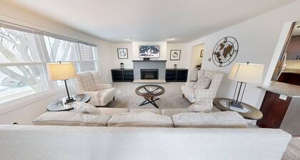Spacious Executive Serviced Apartment