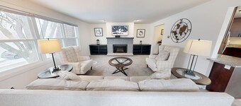 Spacious Executive Serviced Apartment