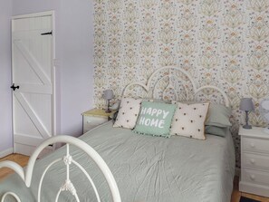 4 bedrooms, free WiFi, bed sheets