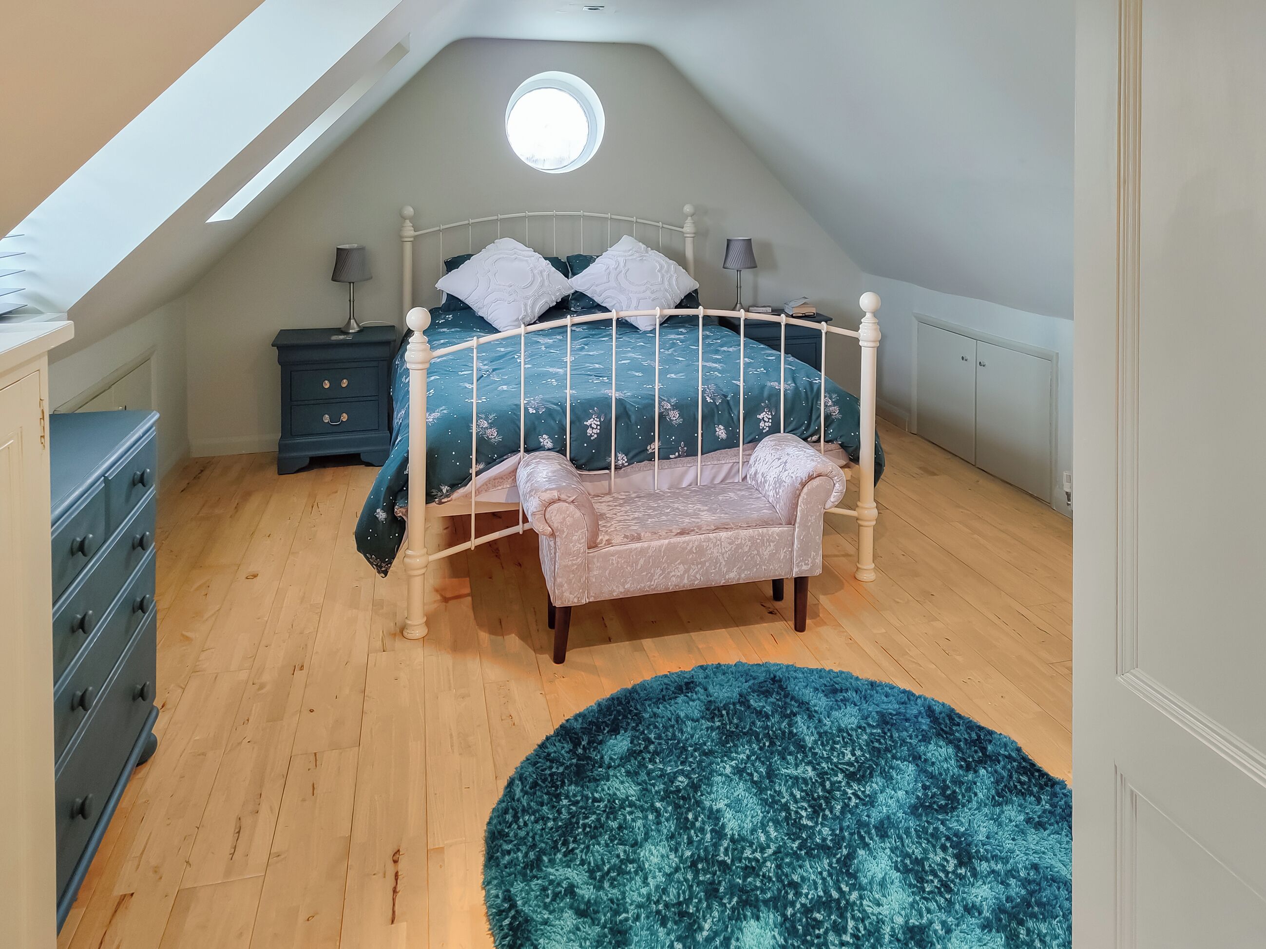 4 bedrooms, free WiFi, bed sheets