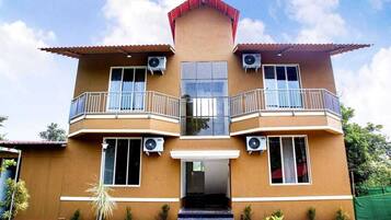 Villa | 4 bedrooms, free WiFi