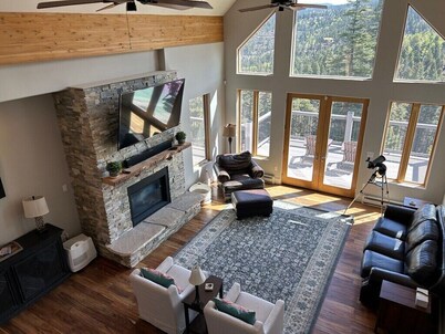 Stunning Ski Chalet w/ Incredible Views and Hot Tub