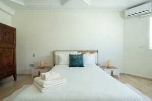 2 chambres, fer et planche à repasser, lit parapluie, Wi-Fi gratuit