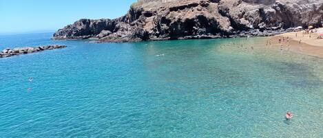 مناشف للشاطئ