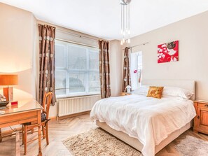 2 slaapkamers, een strijkplank/strijkijzer, gratis wifi, beddengoed