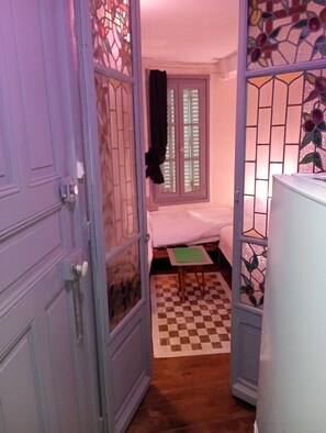 1 bedroom, iron/ironing board, travel cot, bed sheets