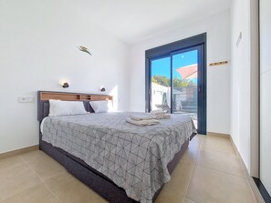 2 chambres, fer et planche à repasser, Wi-Fi gratuit, draps fournis