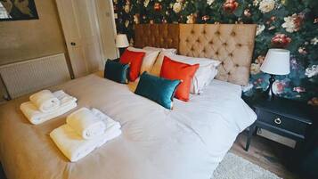 House | 3 bedrooms, iron/ironing board, free WiFi, bed sheets