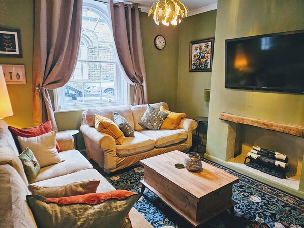 House | Living area | Fireplace