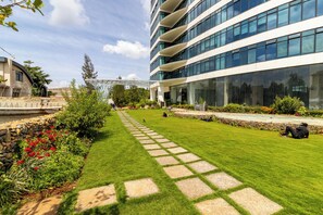 Property grounds - 2 bedroom apartment with stunning views in prestigious Westlands,Nairobi, Kenya (Nairobi)