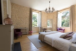 15 habitaciones, tabla de planchar con plancha, wifi y ropa de cama 