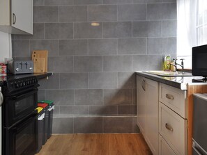 Cookware/dishes/utensils - 1 bedroom accommodation in Talgarth, Brecon (Talgarth, Brecon)