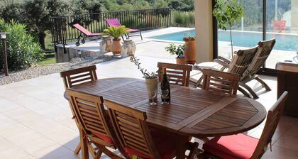 Quiet villa in DrÎme provençale, at the foot of Mont Ventoux, Gorges du Toulourenc