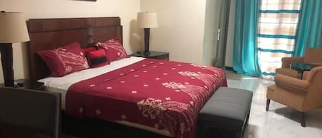 9 bedrooms, iron/ironing board, WiFi, bed sheets