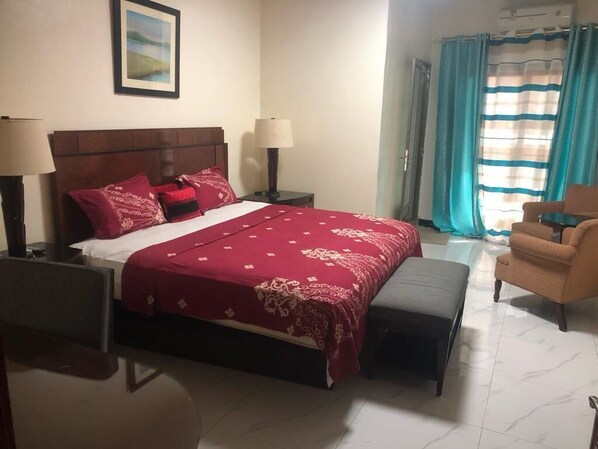 9 soverom, strykejern/-brett, wi-fi og sengetøy