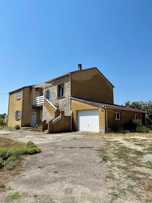 Exterior - Bedroom Apartment • Large Garden • 350m from Beach • A/C (Santa-Maria-Poggio)