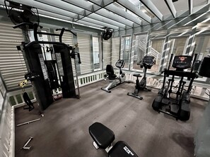 Fitness facility - Arrive and Unwind at this 2 bed 2 BA villa with beachfront 3 pools and much more (Hilton Head Island)