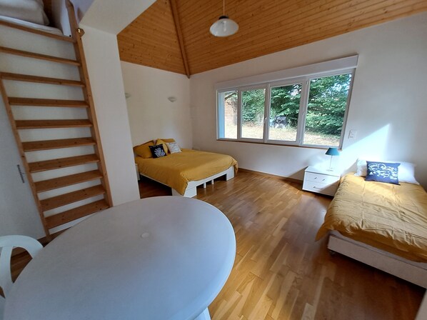 3 bedrooms, iron/ironing board, travel crib, free WiFi - Quiet cottage (Baguer-Morvan)