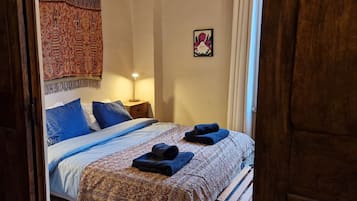 2 間睡房、書桌、可攜式嬰兒床、Wi-Fi