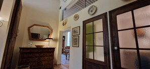 Interior - Loft in 17th century town house, city center, air-conditioned (Aix-en-Provence)