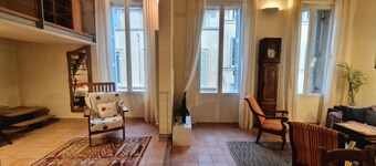 Loft in 17th century town house, city center, air-conditioned