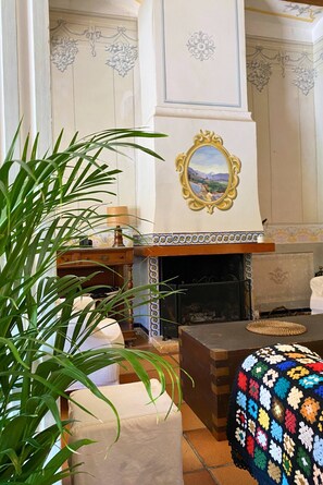 Shared Dormitory, 1 Bedroom, Smoking, Balcony | Living room