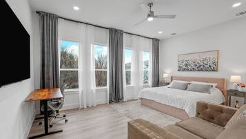 2 bedrooms, desk, free WiFi, bed sheets