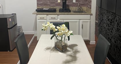 Cozy studio with WiFi and AC in peaceful Cypress