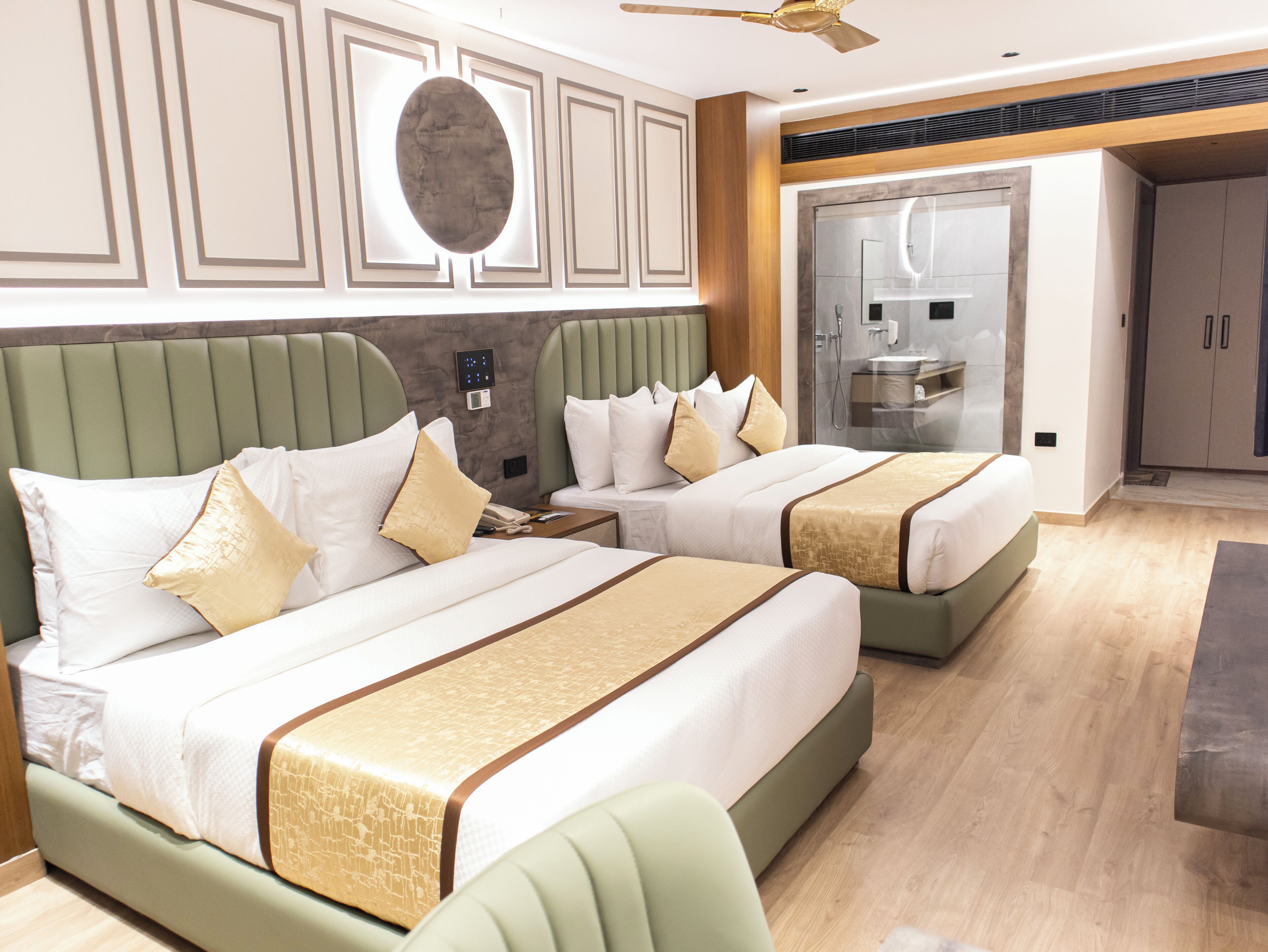 Superior-Doppelzimmer, Zimmerreinigung, Stadtblick | Zimmersafe, Verdunkelungsvorhänge, schallisolierte Zimmer