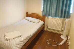 3 bedrooms, iron/ironing board, free WiFi, bed sheets