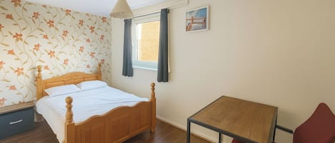 3 habitaciones, tabla de planchar con plancha y wifi gratis