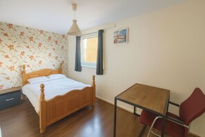 3 habitaciones, tabla de planchar con plancha y wifi gratis 