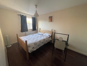 3 bedrooms, iron/ironing board, free WiFi, bed sheets