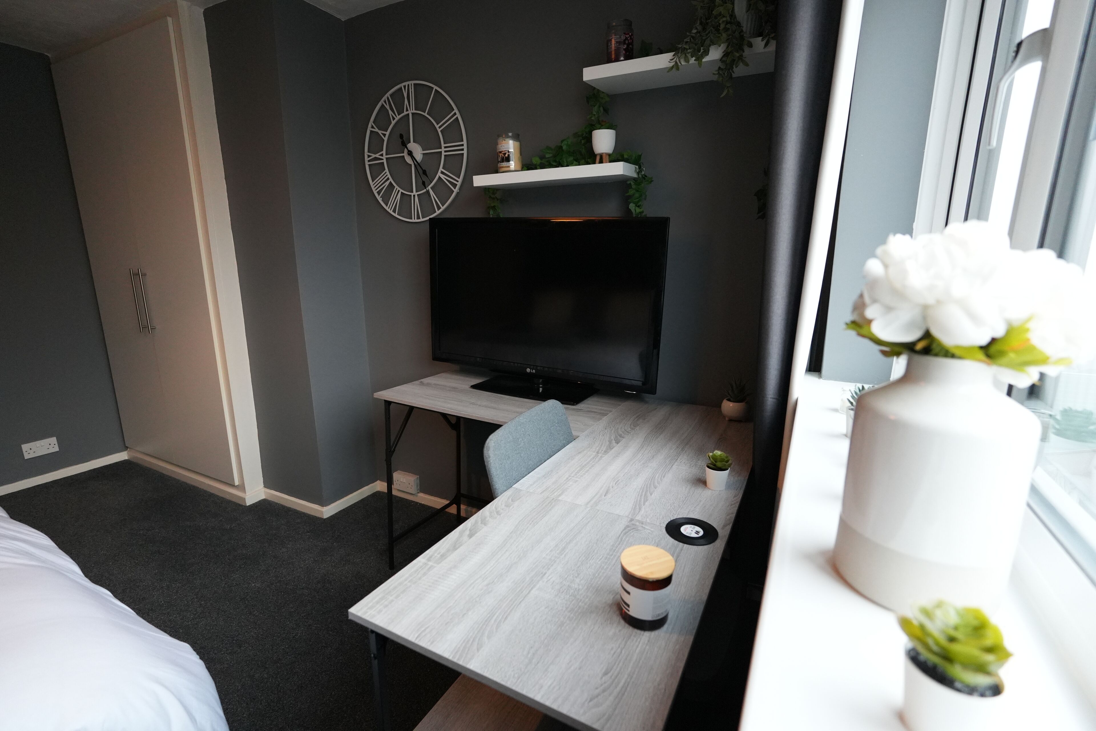 Superior Double Room, 1 King Bed, Non Smoking | Desk, laptop workspace, blackout curtains, free WiFi