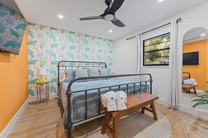 5 bedrooms, desk, iron/ironing board, travel crib