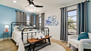 5 Schlafzimmer, Schreibtisch, BĂŒgeleisen/BĂŒgelbrett, Reisekinderbett