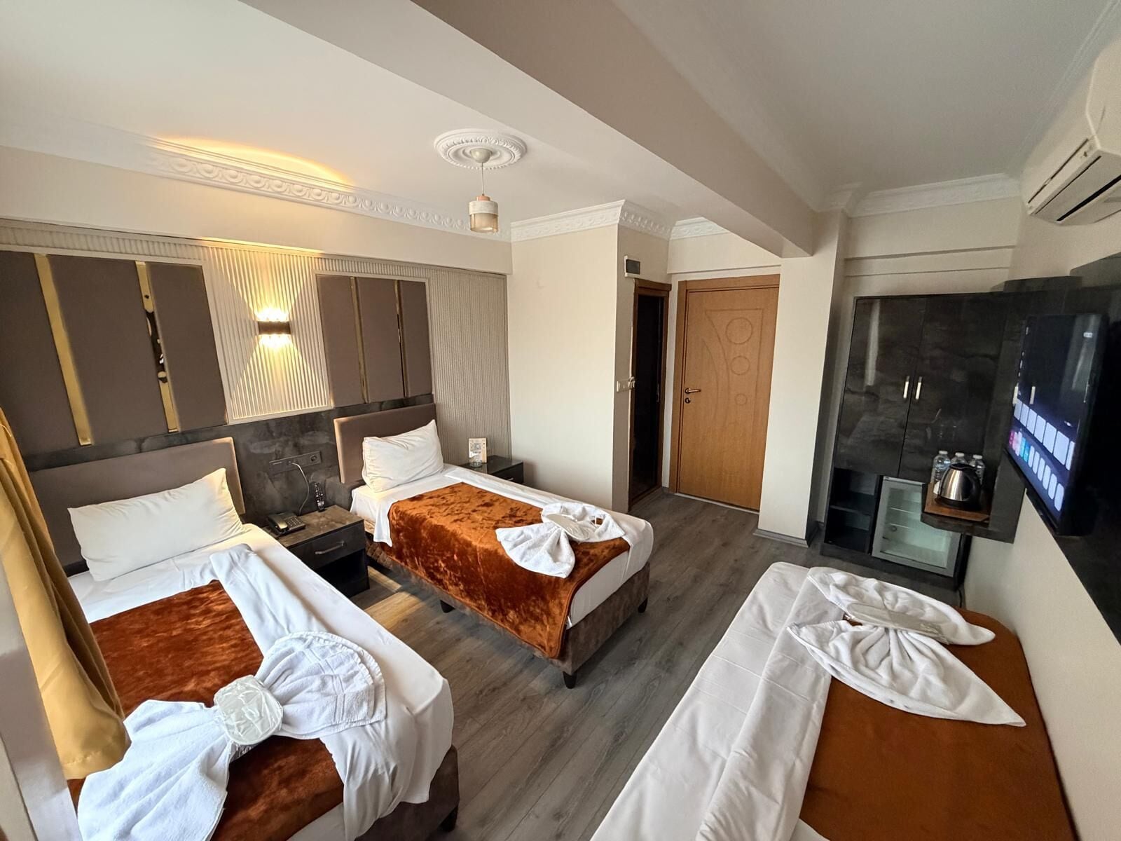 Standard Triple Room, 3 Twin Beds | Premium bedding, minibar, soundproofing, free WiFi