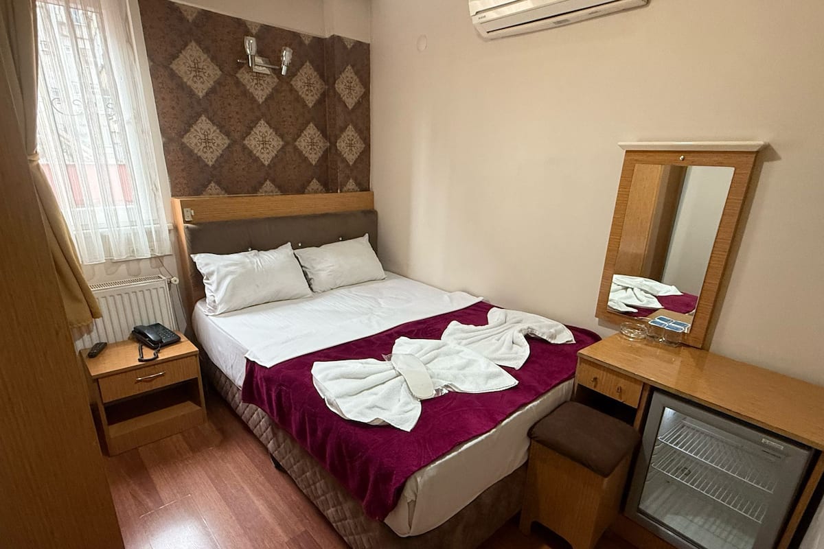 Deluxe Double Room, 1 Double Bed, City View | Premium bedding, minibar, soundproofing, free WiFi